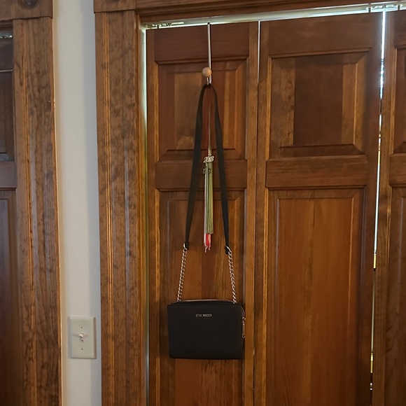 Steve Madden Black Crossbody Bag with Gold Chain - Picture 2 of 5